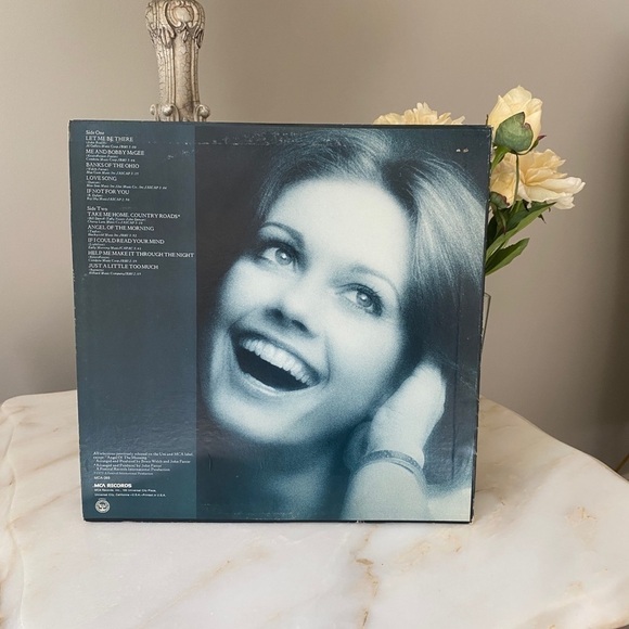 Olivia Newton-John - Let Me Be There 1973 MCA Records MCA-389 Vinyl LP - Picture 3 of 9